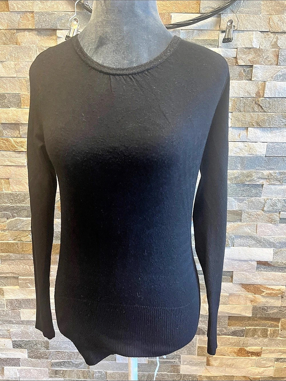 White House Black Market Long Sleeve Sweater in Black Size Small Like New